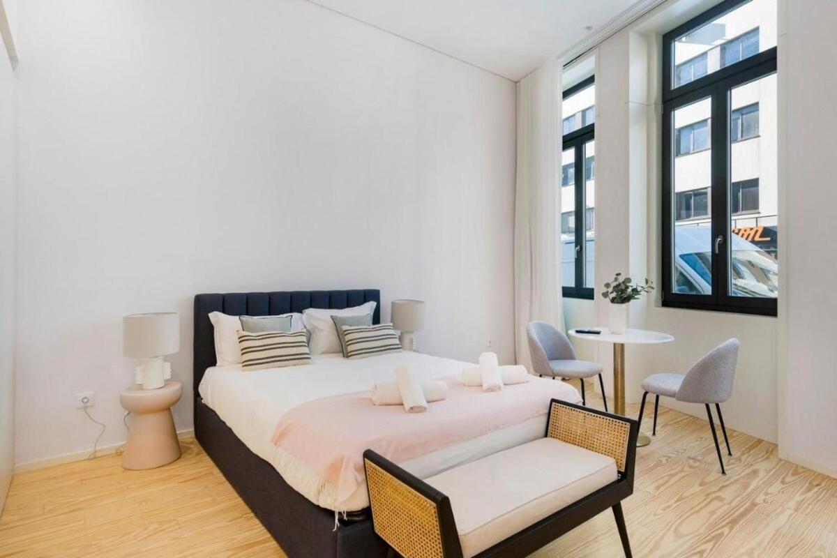 Modern Living In Apartamento Porto